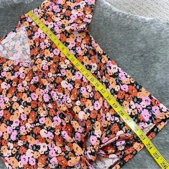 LOFT Floral Textured Button Tie Front Top - Picture 11 of 12